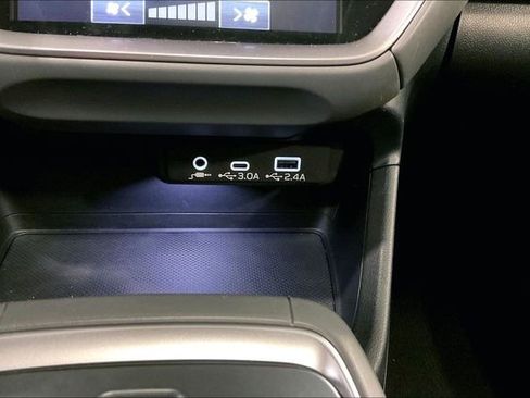 Used 2024 Subaru Crosstrek 2.0i Premium image 33