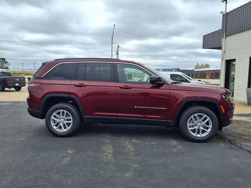 New 2026 Jeep Grand Cherokee Laredo AWD/4WD image 2