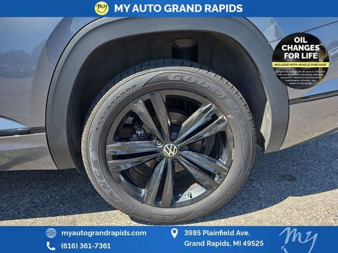 Used 2023 Volkswagen Atlas SEL R-Line AWD/4WD image 30