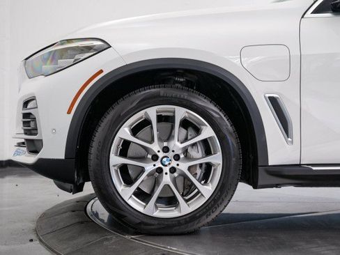 Used 2021 BMW X5 xDrive45e w/ Parking Assistance Package image 17