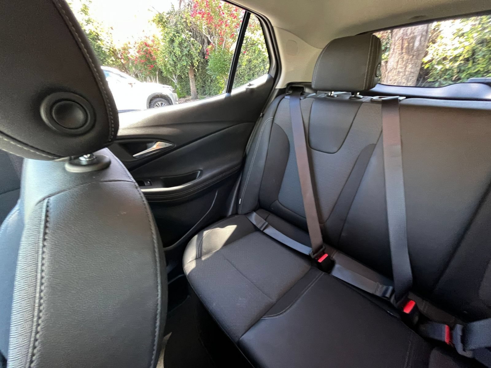 Used 2025 Buick Encore GX Preferred FWD image 37