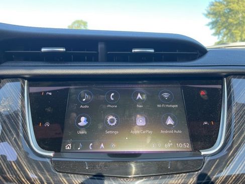 Used 2025 Cadillac XT6 Premium Luxury image 28