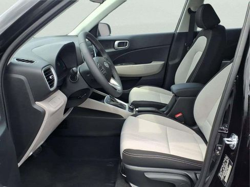 New 2026 Hyundai Venue SEL FWD image 10
