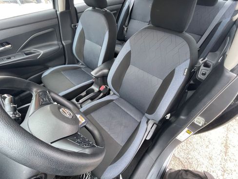 Used 2025 Nissan Versa SV image 35