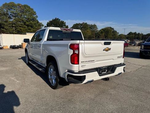 Used 2024 Chevrolet Silverado 1500 High Country w/ High Country Premium Package AWD/4WD image 5