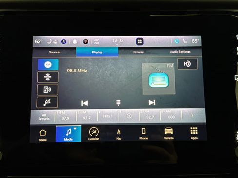 Used 2022 Jeep Wagoneer Series III w/ Premium Group I AWD/4WD image 28