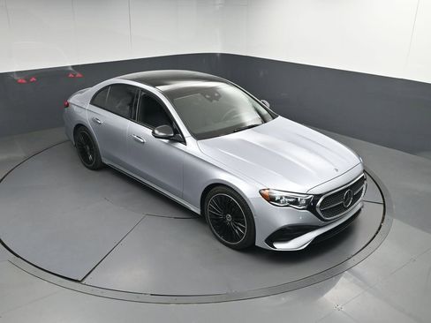 Used 2024 Mercedes-Benz E 350 4MATIC Sedan image 37