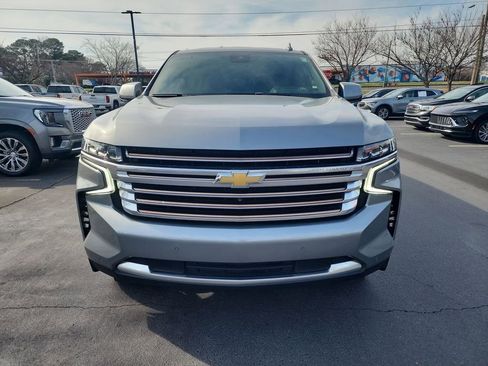 Certified 2023 Chevrolet Suburban High Country AWD/4WD image 3