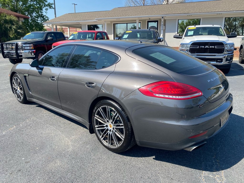 Used 2016 Porsche Panamera image 4
