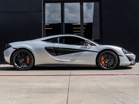 Used 2016 McLaren 570S Coupe RWD image 11