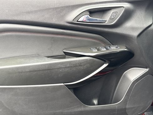 Certified 2024 Chevrolet Trax RS w/ Sunroof Package image 14