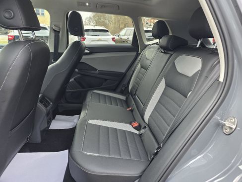 Used 2022 Volkswagen Taos SEL image 22