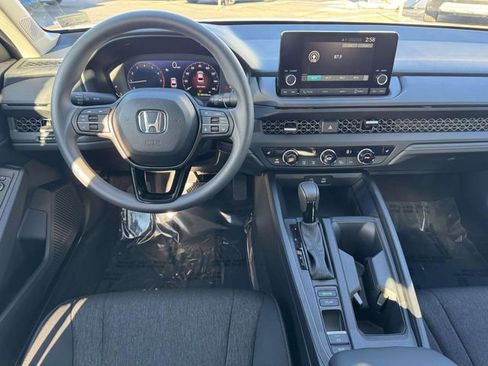 Used 2025 Honda Accord SE image 15