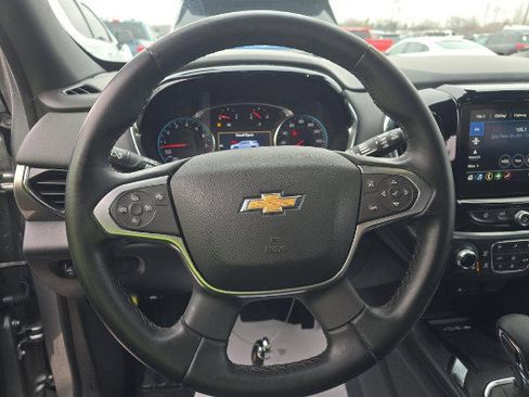 Used 2023 Chevrolet Traverse LT image 13