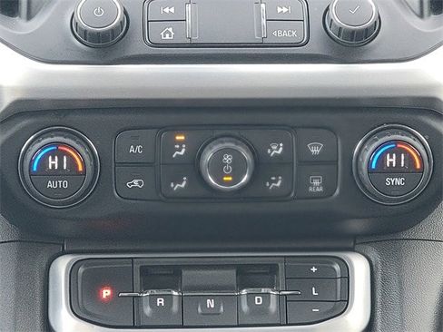 Used 2021 GMC Acadia SLE image 30