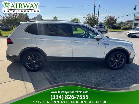 Used 2023 Volkswagen Tiguan SE AWD/4WD image 5