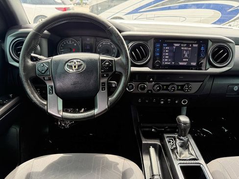Used 2019 Toyota Tacoma TRD Off-Road w/ Technology Package AWD/4WD image 25