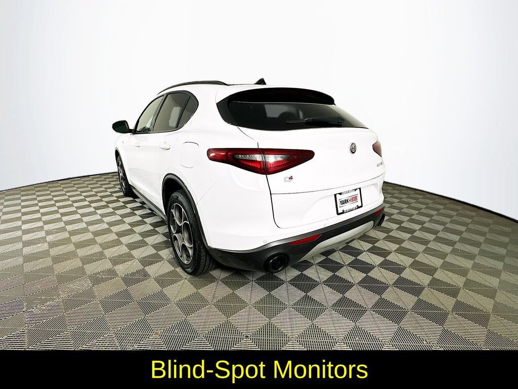 Used 2023 Alfa Romeo Stelvio Ti AWD/4WD image 7