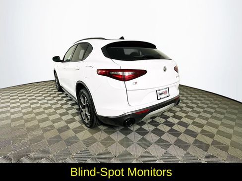 Used 2023 Alfa Romeo Stelvio Ti AWD/4WD image 7