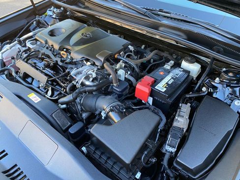 Used 2020 Toyota Camry SE image 14