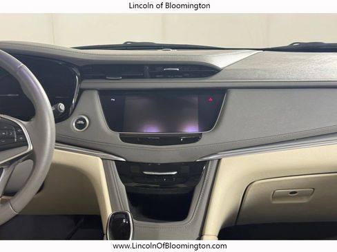 Used 2017 Cadillac XT5 Luxury w/ Driver Awareness Package AWD/4WD image 25