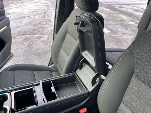 Used 2024 Chevrolet Traverse LT w/ Trailering Package image 18