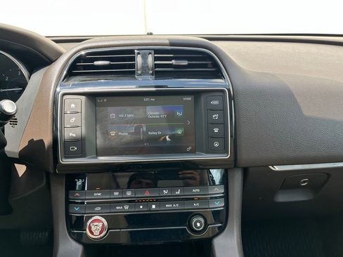 Used 2017 Jaguar F-PACE Prestige AWD/4WD image 19