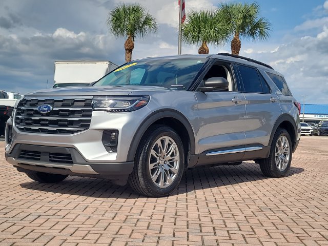 Used 2025 Ford Explorer Active w/ Active Comfort Package AWD/4WD image 34