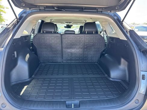 Used 2025 Kia Sportage EX FWD image 29