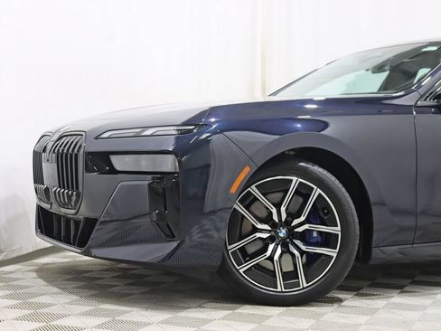Used 2024 BMW 740i xDrive w/ Premium Package 2 AWD/4WD image 2