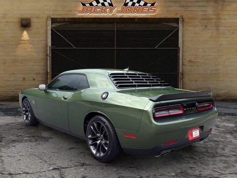 Used 2021 Dodge Challenger R/T Scat Pack RWD image 7