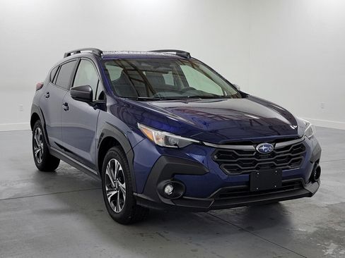 Used 2025 Subaru Crosstrek 2.0i Premium AWD/4WD image 2