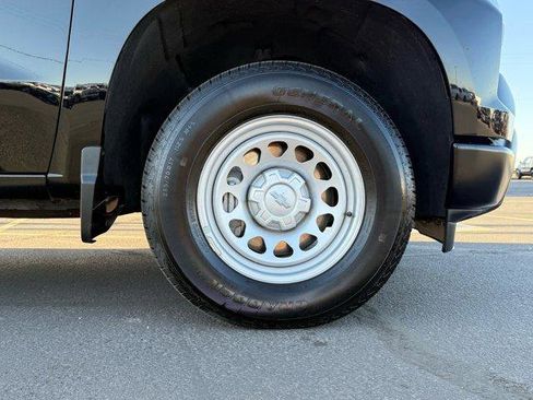 Used 2025 Chevrolet Silverado 1500 W/T w/ WT Value Package image 9