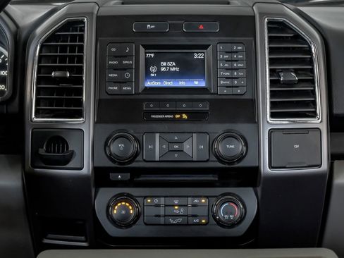 Used 2016 Ford F150 XLT RWD image 23