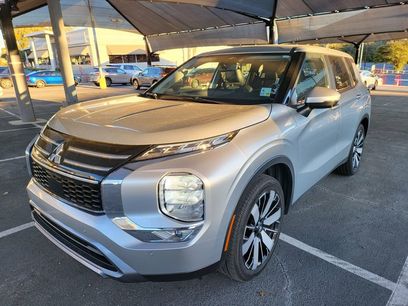 Used 2025 Mitsubishi Outlander SE