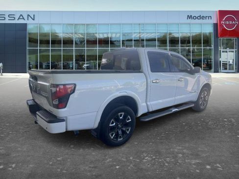 Used 2024 Nissan Titan Platinum Reserve w/ Moonroof Package AWD/4WD image 4