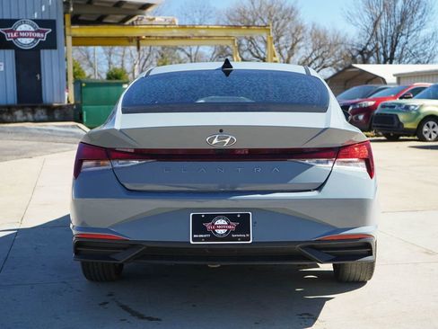Used 2022 Hyundai Elantra SEL w/ Convenience Package image 13