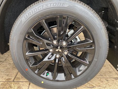 New 2026 Mitsubishi Eclipse Cross LE image 11