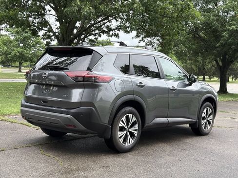 Used 2022 Nissan Rogue SV w/ SV Premium Package FWD image 4