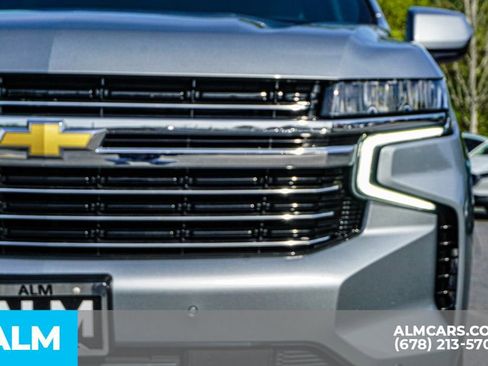 Used 2024 Chevrolet Suburban LT RWD image 12