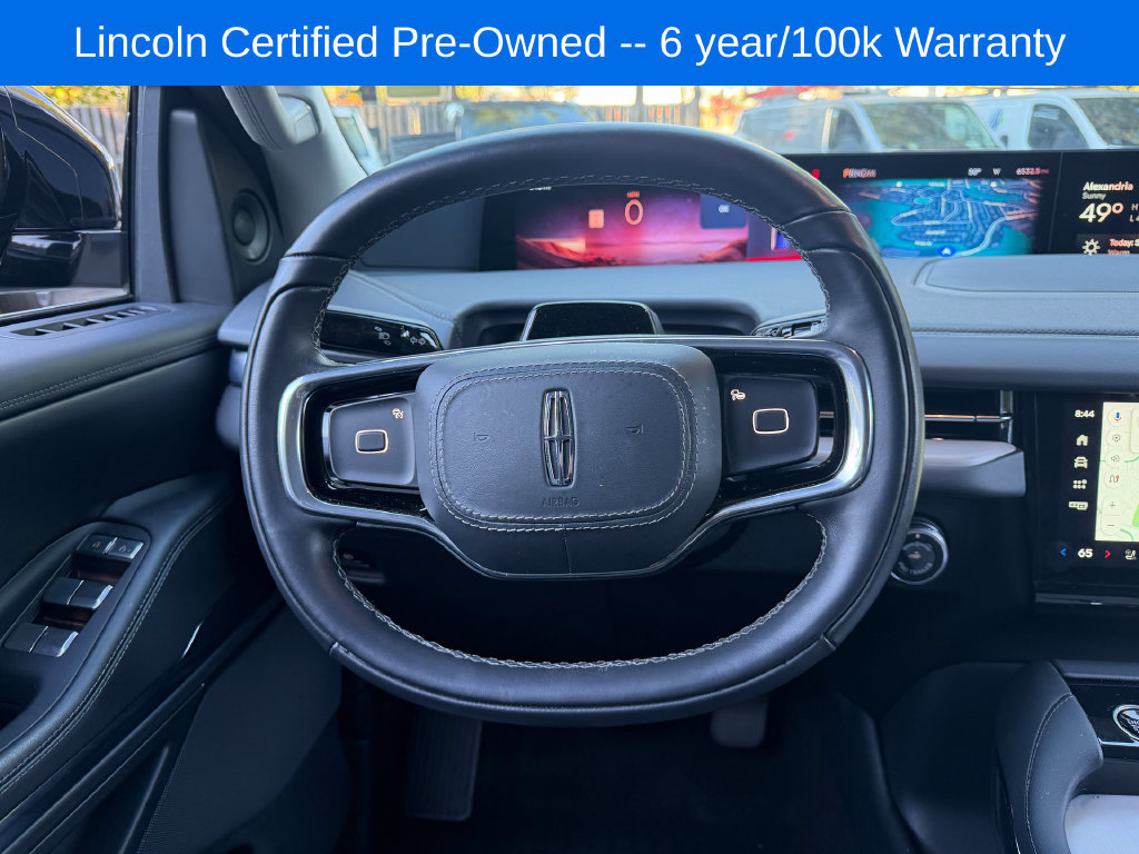 Used 2026 Lincoln Navigator Premiere AWD/4WD image 16