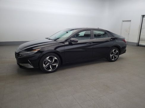 Used 2023 Hyundai Elantra Limited w/ Cargo Package image 3