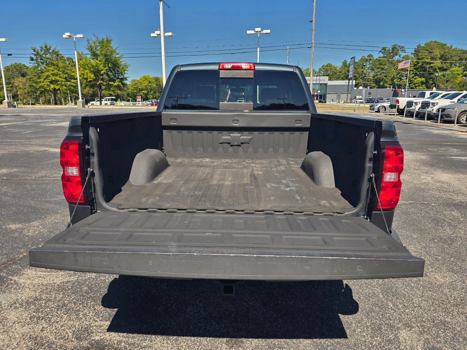 Used 2017 Chevrolet Silverado 1500 LT w/ LT Convenience Package AWD/4WD image 12