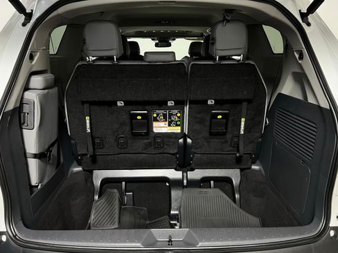 Certified 2024 Toyota Sienna XLE image 27