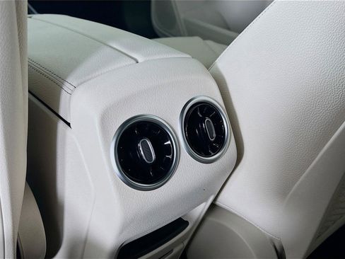 Used 2025 Mercedes-Benz GLA 250 4MATIC image 22