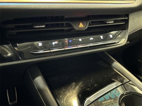 Used 2025 Buick Envision Sport Touring image 21