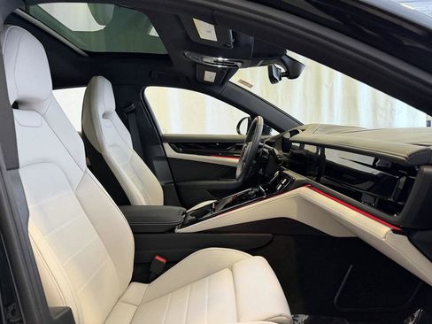Certified 2025 Porsche Panamera 4 image 16