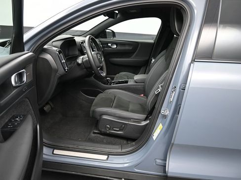 Used 2023 Volvo C40 P8 Recharge Ultimate w/ Protection Package Premier AWD/4WD image 9