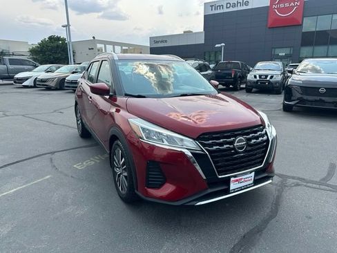 Used 2021 Nissan Kicks SV FWD image 3