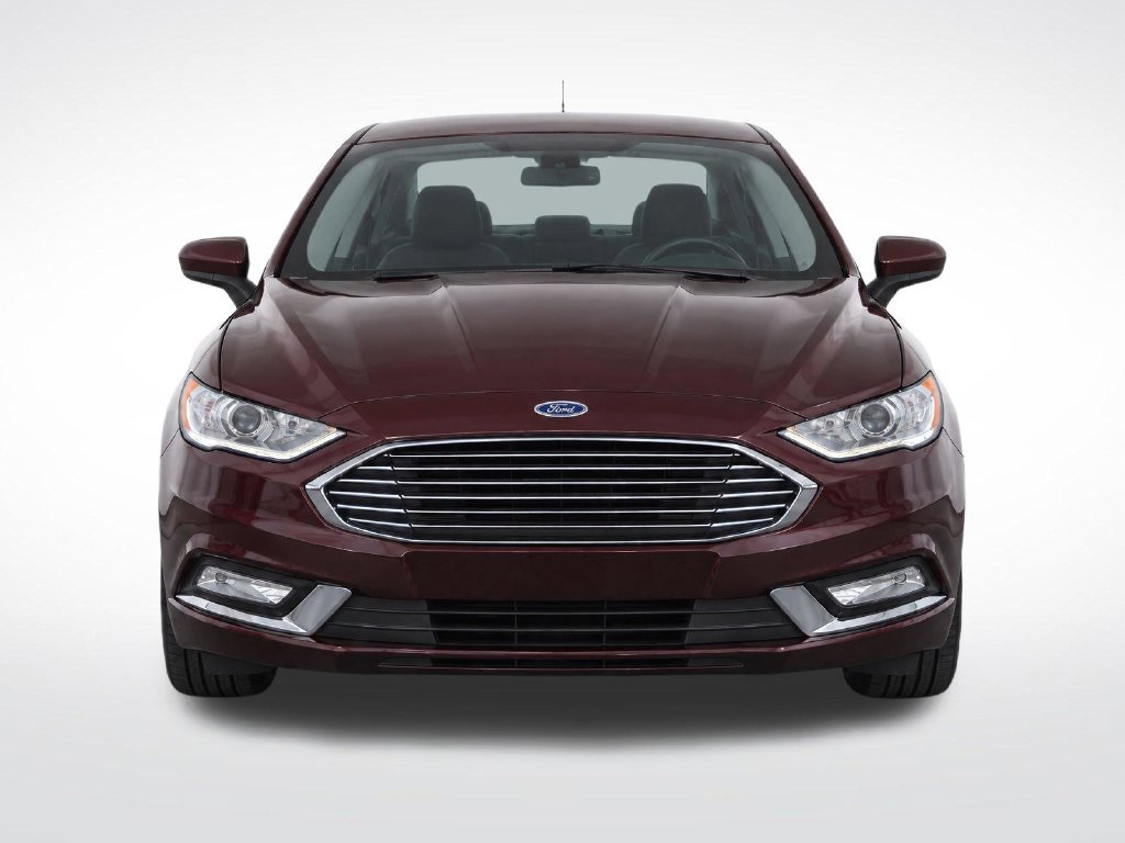 Used 2018 Ford Fusion SE w/ Equipment Group 201A FWD image 5
